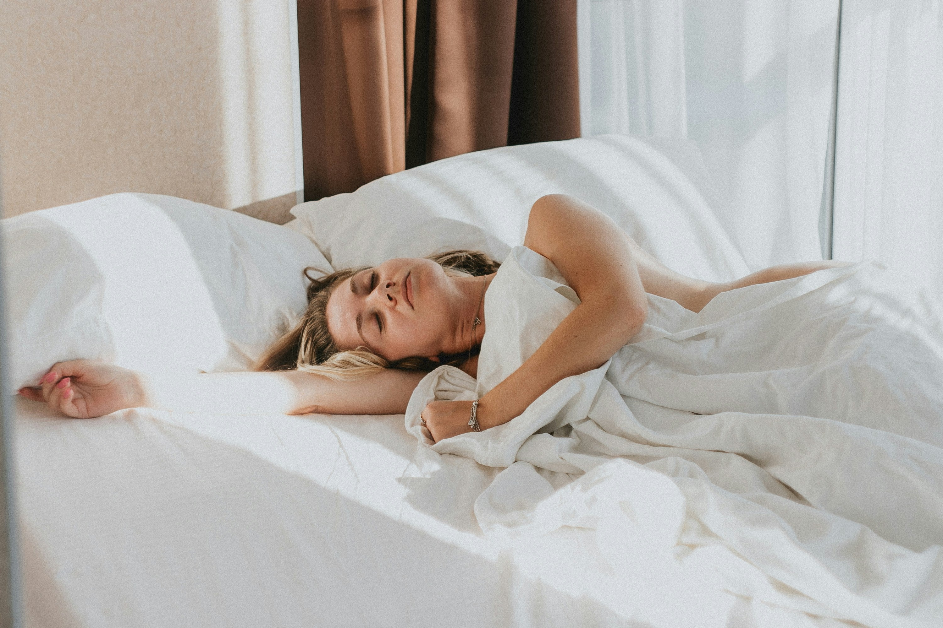 Sobriety and Sleep: How Alcohol-Free Spirits Can Improve Your Rest